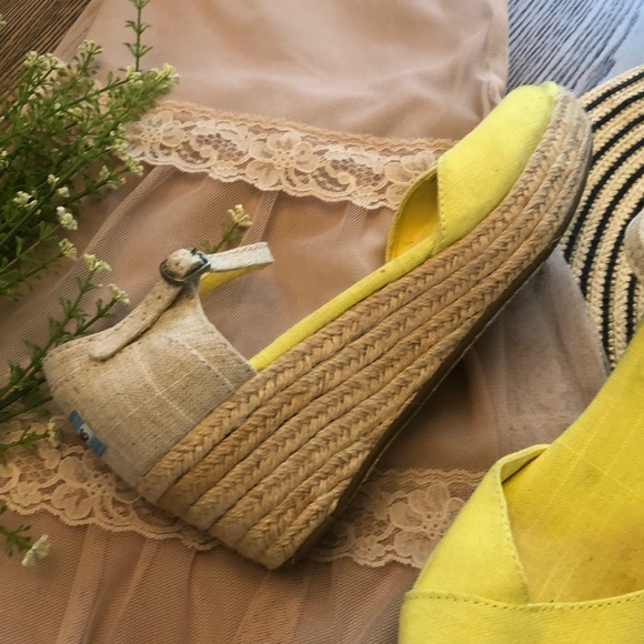 TOMS Yellow Espadrilles Wedges W 9.5 - Picture 7 of 8